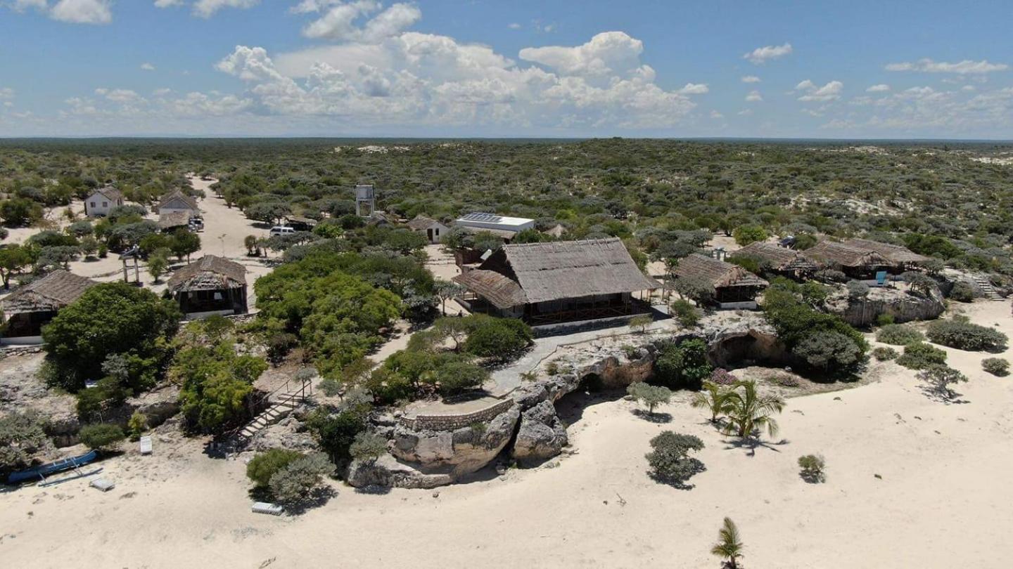 Shangri-La Lodge Ambatomilo Exteriör bild